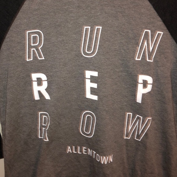 RUN 🏃🏽‍♀️ REP 🏋🏽‍♀️ROW🚣🏽‍♀️ tshirt - Picture 2 of 3